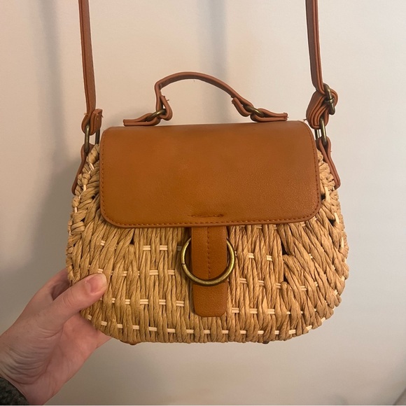 Small/Medium Basket Crossbody Bag - Picture 2 of 6